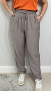 Calça Cenoura Cintura Alta Em Viscose cinza Ana - comprar online