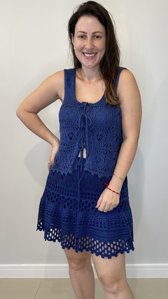 Conjunto de fio com saia e blusa regata azul na internet