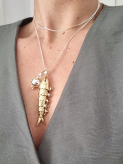 Colar Pez dourado na internet