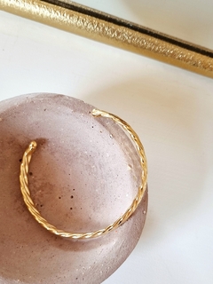 Bracelete Tordre Banho Ouro - Essa Moça Tem Bossa