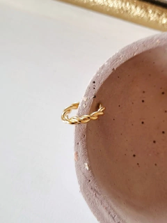 Piercing Torcido banho ouro