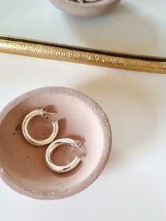Argola Brilla banho prata - Essa Moça Tem Bossa