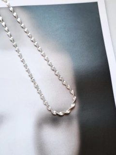 Gargantilha Lira Banho Prata - comprar online