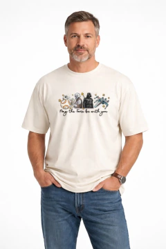 Camiseta Personagens Icônicos do Espaço com Estrelas e Nave