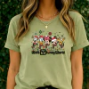 Pistache - Camiseta Personagens Natalinos Com Gorro E Cachecol Colorida