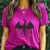Fucsia - T-shirt Feminina Dragão Preto Voando No Espaço Em Arte Vintage