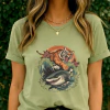 Pistache - Camiseta Feminina Tigre Atacando Tubarão Em Onda Vintage Estilo Tattoo Colorida