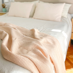 Combo: Manta Pie De Cama Waffle + 2 Fundas De Almohadón 70x50 - Loofah