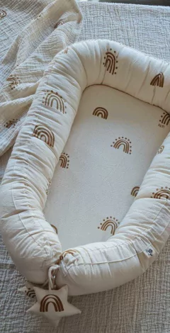 NIDO DE CONTENCIÓN TUSOR CRUDO con Estampa ARCOIRIS