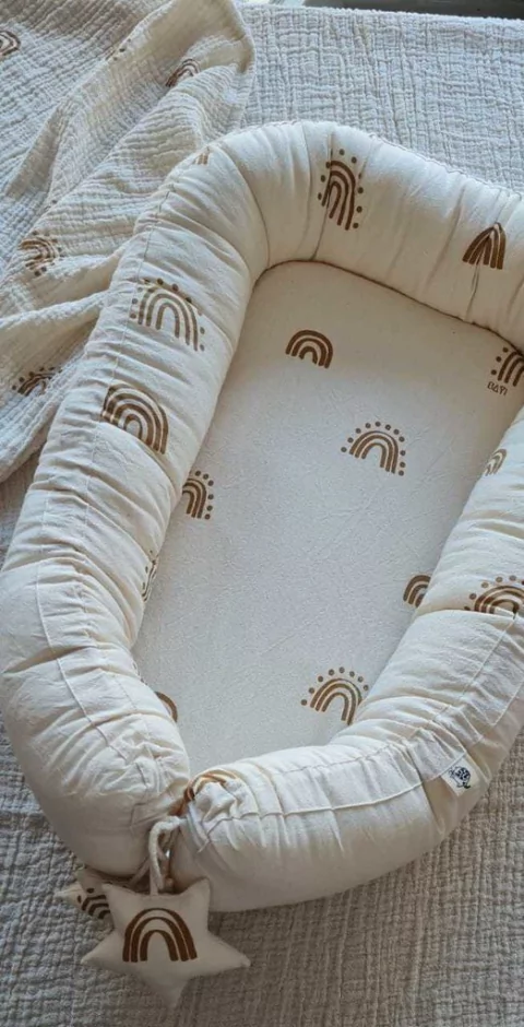 NIDO DE CONTENCIÓN TUSOR CRUDO con Estampa ARCOIRIS