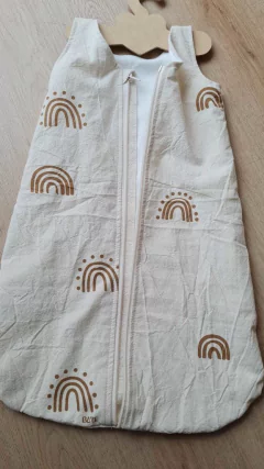 Imagen de BOLSITA DE DORMIR ALGODON PIMA Y GASA ESTAMPA ARCOIRIS