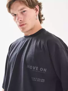 Remera Boxy Move On Negro - tienda online