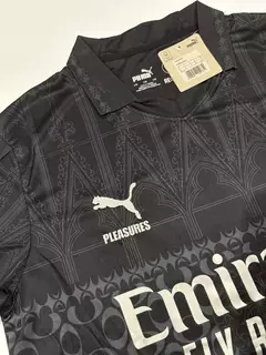 Camiseta Milan Pleasures Negra 23/24 en internet