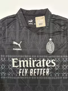 Camiseta Milan Pleasures Negra 23/24