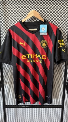 Camiseta Manchester City 2022/23 ~ 3era Negra y Roja - comprar online