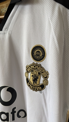 Imagen de Camiseta Man United 2001/02 ~ Retro Reversible Blanca y Dorada