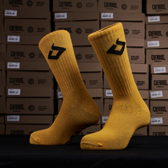 Medias Fuego Amarillo en internet