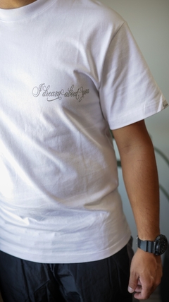 Remera Lucid Dreams Blanco en internet