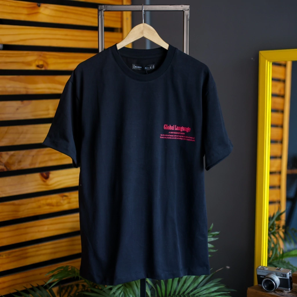 Remera Global Lenguage Negro
