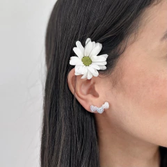 ear cuff três corações colors banhada a prata