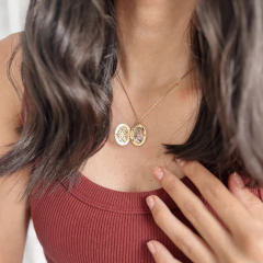 colar relicário oval banhado a ouro