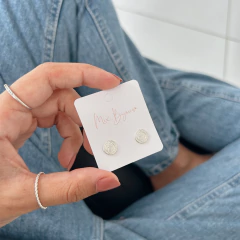 brinco medalha são bento banhado a prata