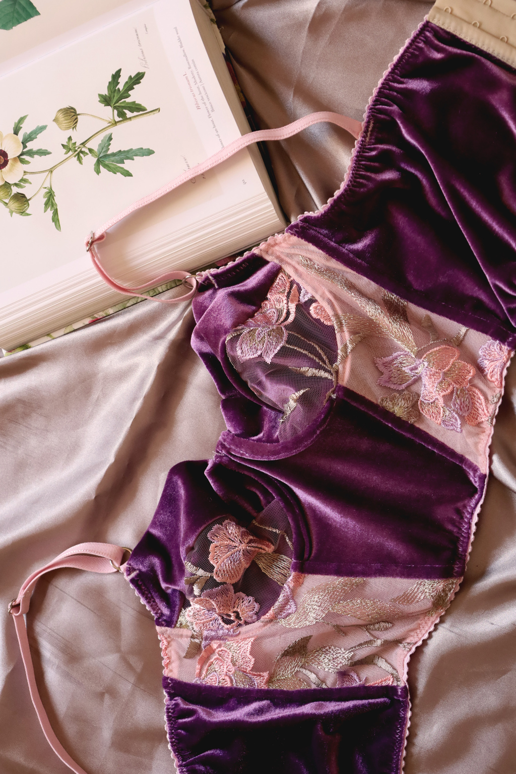 Corset Belle thumbnail 3