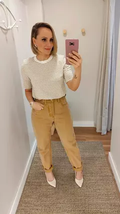 Calça Mom Collor Tainá na internet
