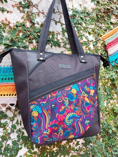 Bolso multiuso Isabel (psicodelico) Interior impermeable - comprar online