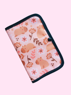 Neceser/cartu doble multiuso (capybara bies negro) - comprar online