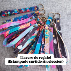 Pack mini bandolerita + billetera pocket estampado aqua (+llavero surtido de regalo!) en internet
