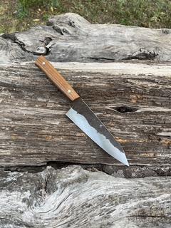 Gyuto K-tip inox efecto forjado y Guayubira