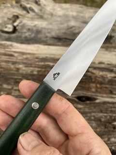 Oficio Gyuto Inox y Micarta verde casera con separadores - Muller Cuchilleria cuchillos de cocina