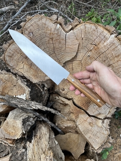 Gyuto Poderoso acacia y separadores micarta