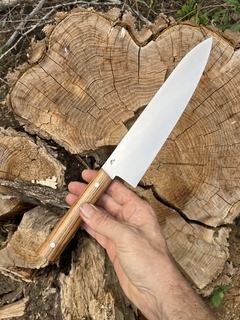 Imagen de Gyuto Poderoso acacia y separadores micarta