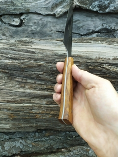 Gyuto k-tip Inox 420 efecto forjado y Petiribí - tienda online