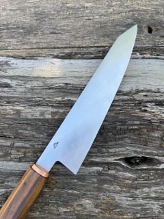 Gyuto Láser Grind carbono c70 con Saya - Muller Cuchilleria cuchillos de cocina