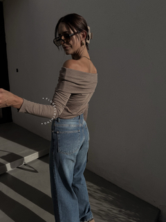 REMERA MONACO OFFSHOULDER en internet