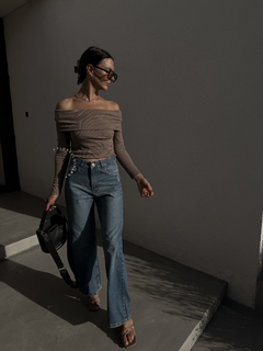 REMERA MONACO OFFSHOULDER - comprar online