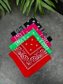 Lenço Bandana na internet