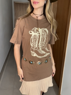 T-Shirt Algodão Bota na internet