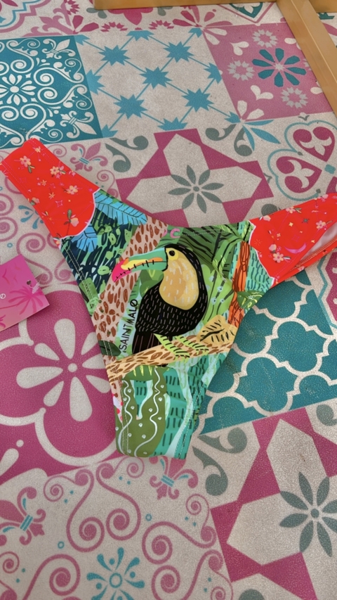Bikini colales en V