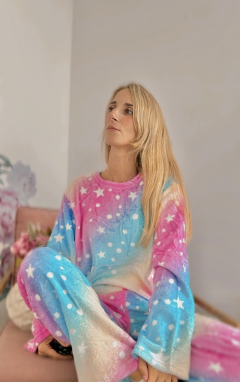 Pijama Polar Soft Arcoiris Estrellas
