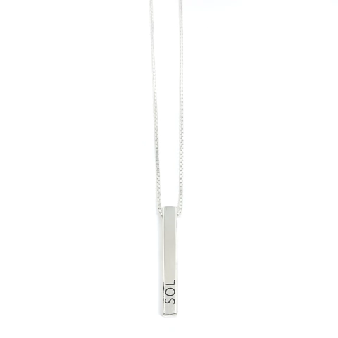 Colar pino com nome em prata