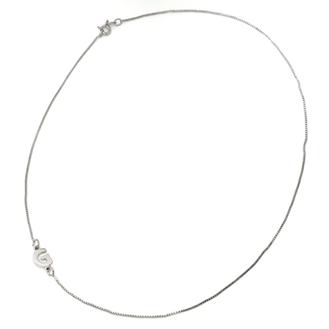 colar com inicial em prata