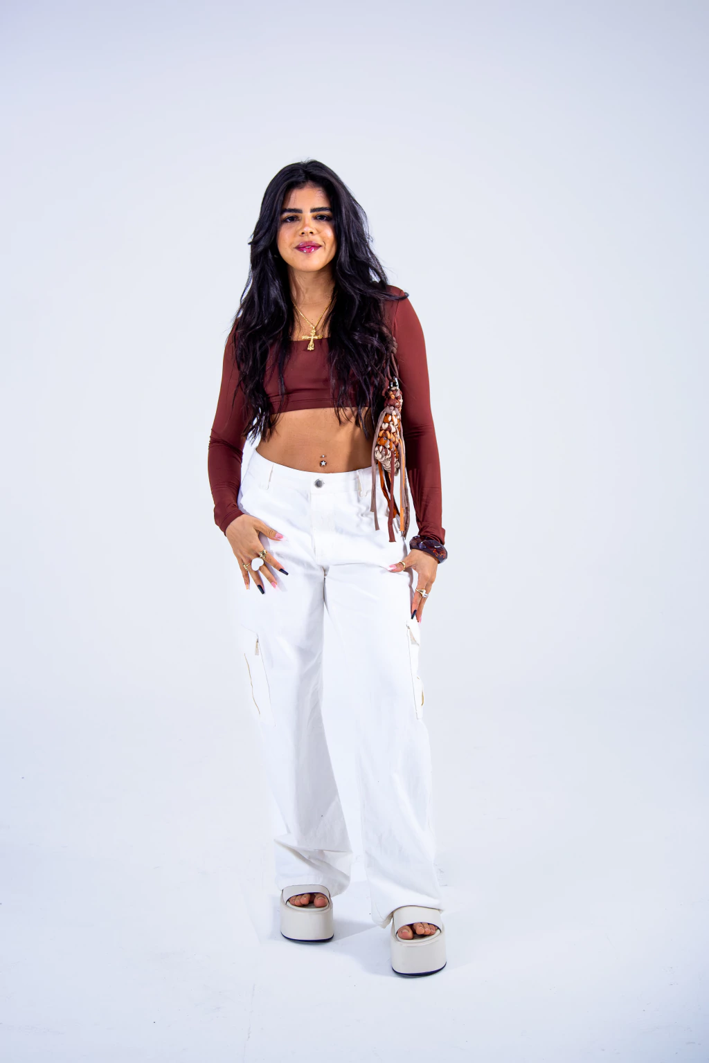 Cropped manga longa marrom