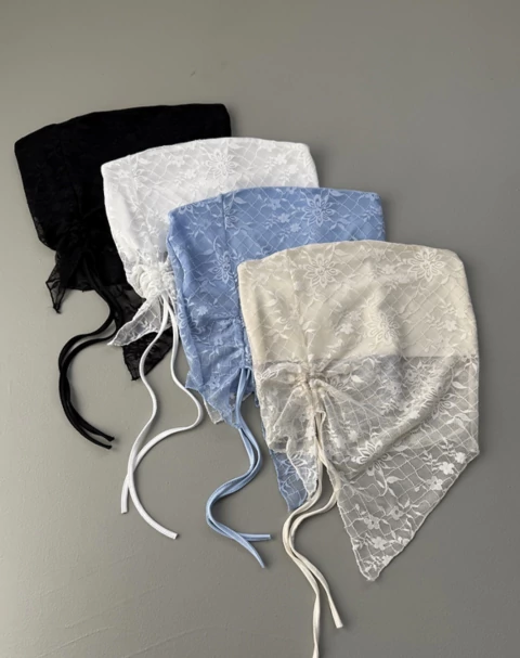 Straple pico y frunce encaje forrado