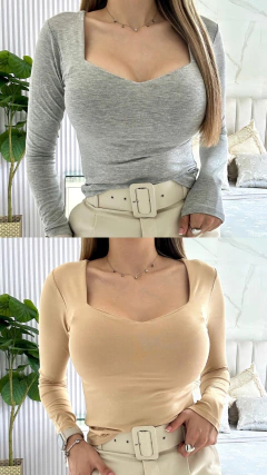 Camiseta escote espejo en internet