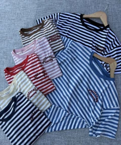 Remera rayada california bordada