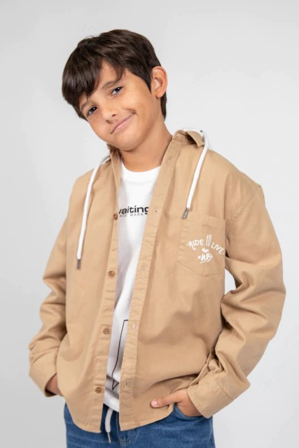 CAMISA DE GABARDINA C/ CAPUCHA DESMONTABLE TOSTADO- 631N